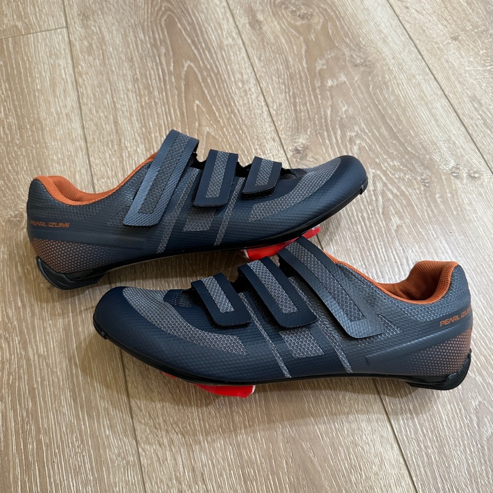 Pearl Izumi Quest Road Cycling Shoes + cleats included